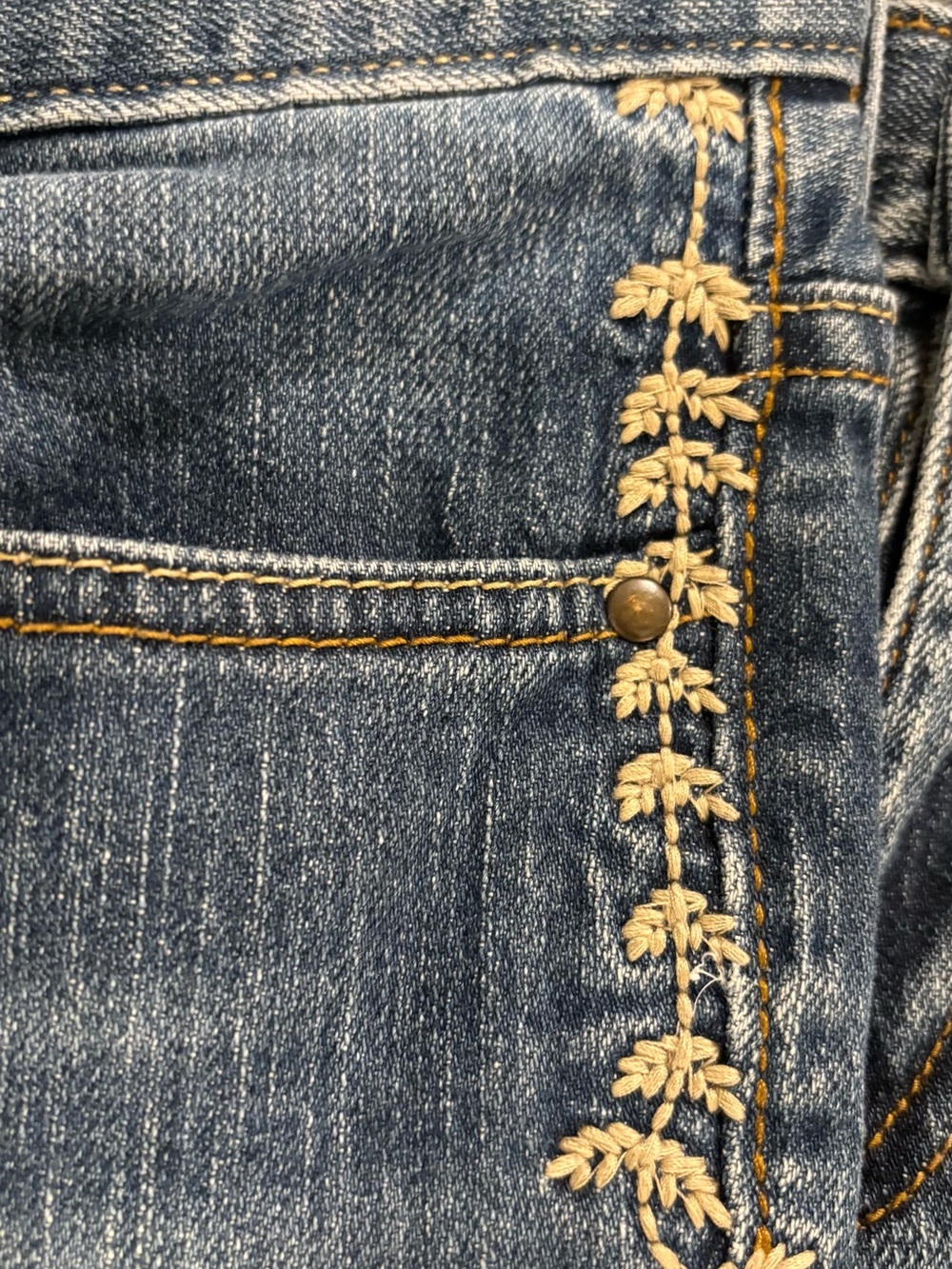 Eddie Bauer Women's Dark Blue Cropped Denim Jeans